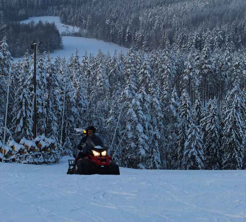 Snowmobile tours Breckenridge